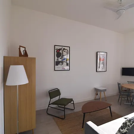 Charming Very And Calm * קאן